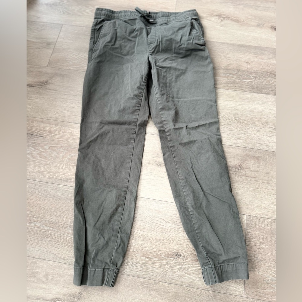10 tree Colwood Women's Green jogger